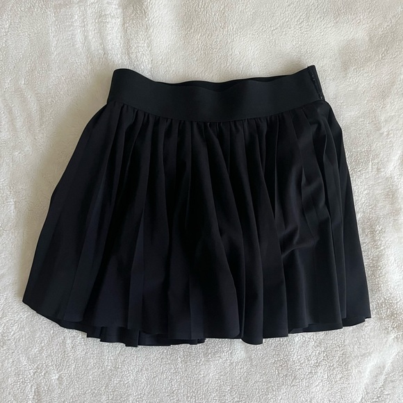 Aritzia Dresses & Skirts - Black Aritzia Activewear/Tennis Skirt